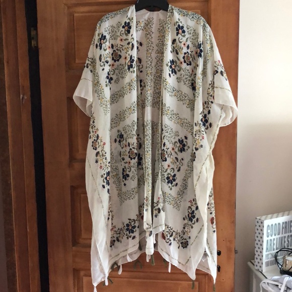 Shawl? Either way it’s cute 😆 - Picture 1 of 7